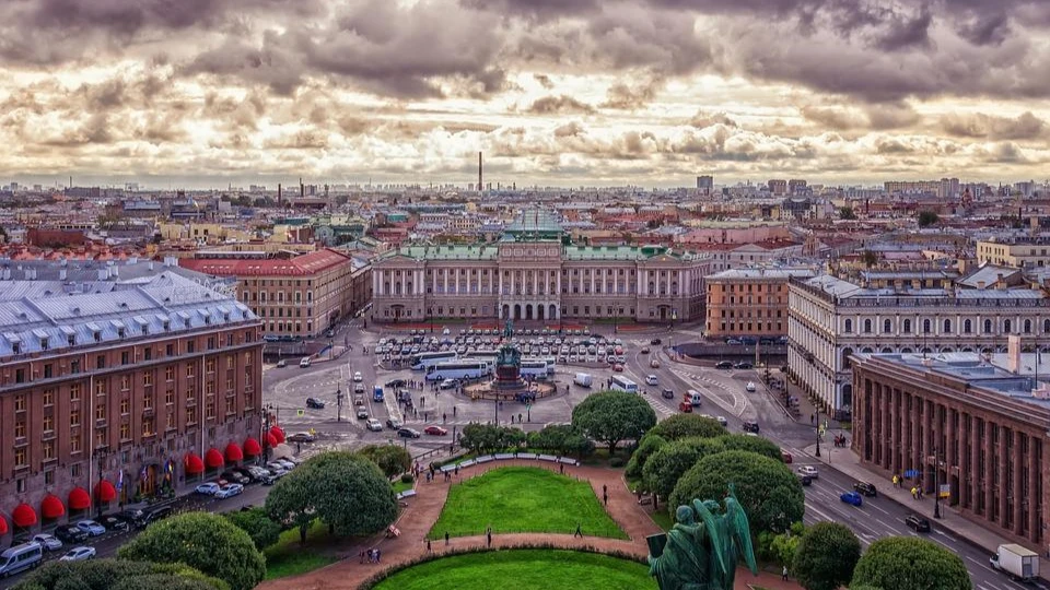 Похолодание и дожди вернулись в Петербург: прогноз погоды на июль и август в северной столице