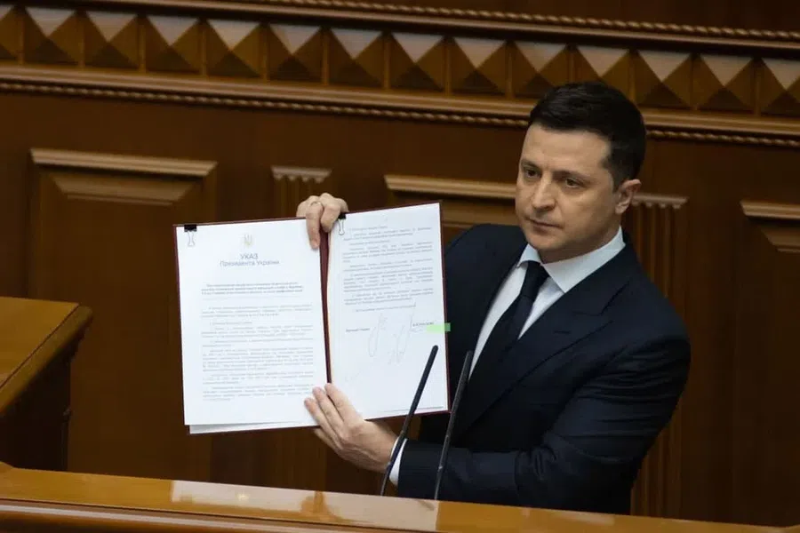Зеленский отменил призыв на срочную службу граждан Украины. Контратникам дадут жилье и повысят денежное довольствие