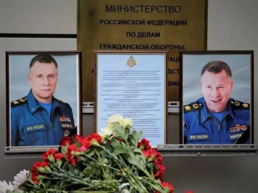 Трагически погибшего главу МЧС Зиничева похоронили в Санкт-Петербурге без прессы