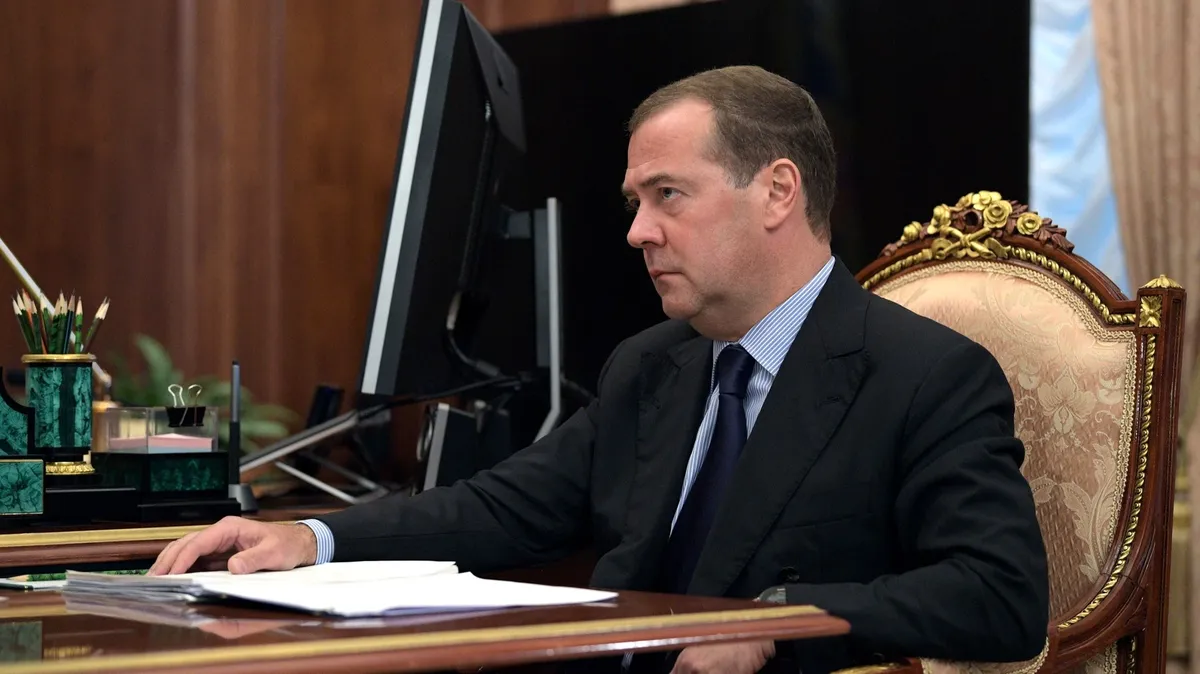 «Пока не придут русские, порядка не будет»: На странице Медведева появился пост с обещанием возродить СССР и присоединить к России территории бывших республик