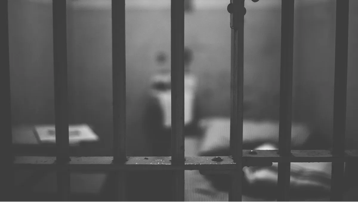 «Довели дело несмотря на угрозы, которые получал адвокат»: в Ярославе девять работников УФСИН получили реальные сроки за пытки пятилетней давности  над заключённым из-за Корана