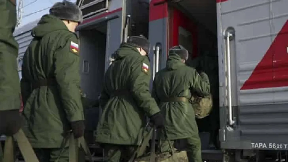 Военный эшелон отправился из Новосибирска – служить отправились 700  новобранцев-сибиряков  