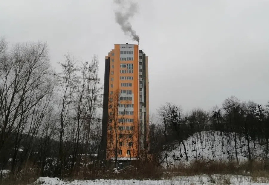 На Украине в многоэтажках затопили печи дровами на фоне дефицита газа: Зато сэкономят на центральном отоплении