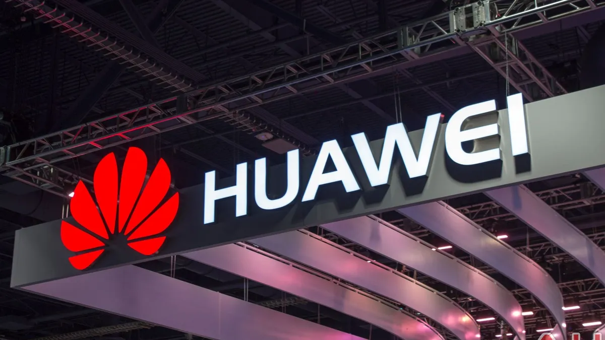 Россияне не хотят китайские смартфоны? Huawei закрывает фирменные магазины в РФ