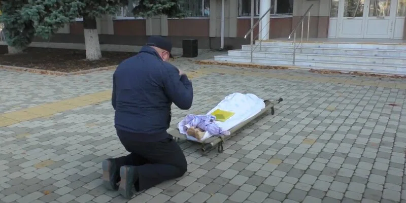 Житель Кубани привез тело умершей матери к местной администрации: Морг потребовал 7 тыс. рублей за перевозку трупа