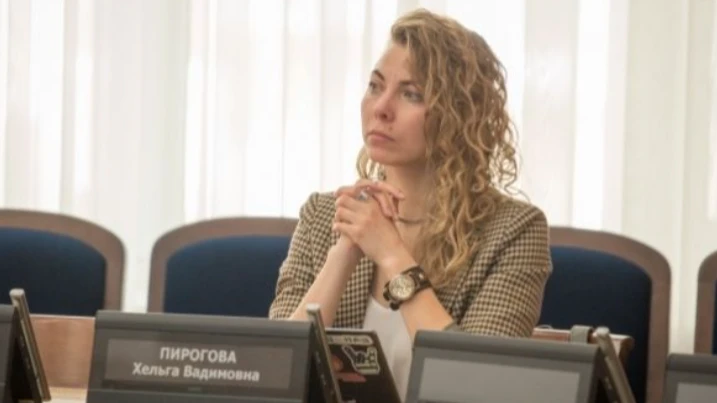 Уже «получила по щщам?»: Выдворенная из РФ новосибирский депутат Хельга Пирогова заявила, что на нее завели уголовное дело по «отмашке федералов»
