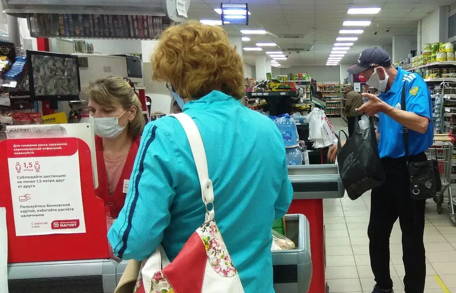 Скандал из-за маски устроила в магазине Бердска покупательница: Пришлось вмешиваться гвардейцам