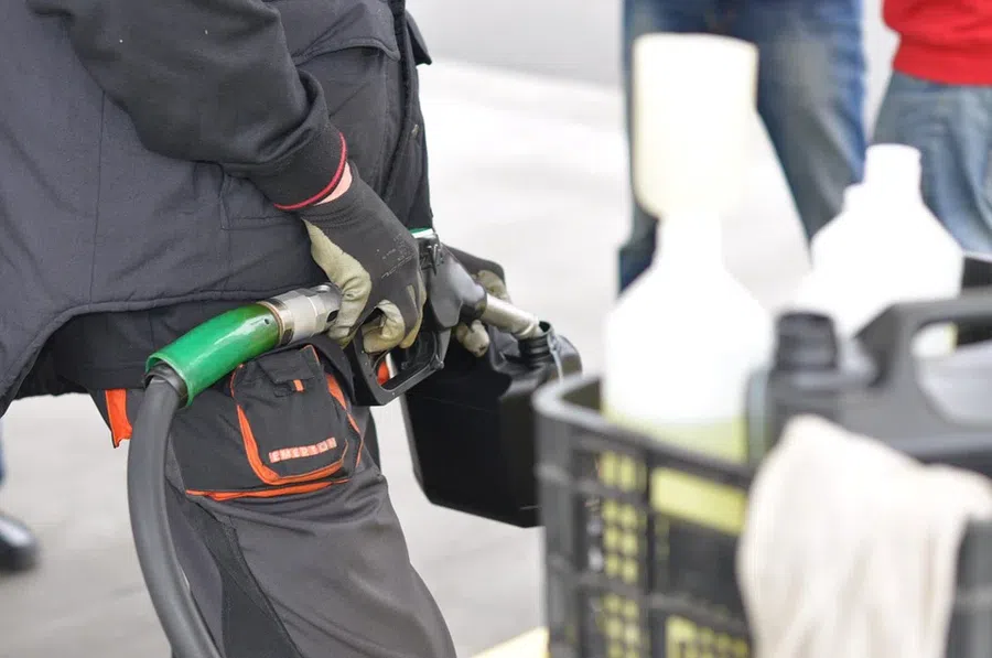 ЦМУ закупает бензин и дизельное топливо для своей техники