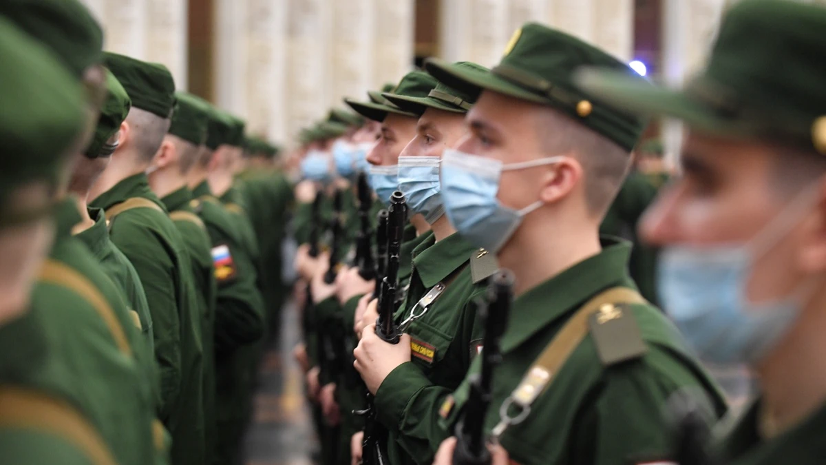 Минобороны сделало заявление о сроках службы срочников в армии России 