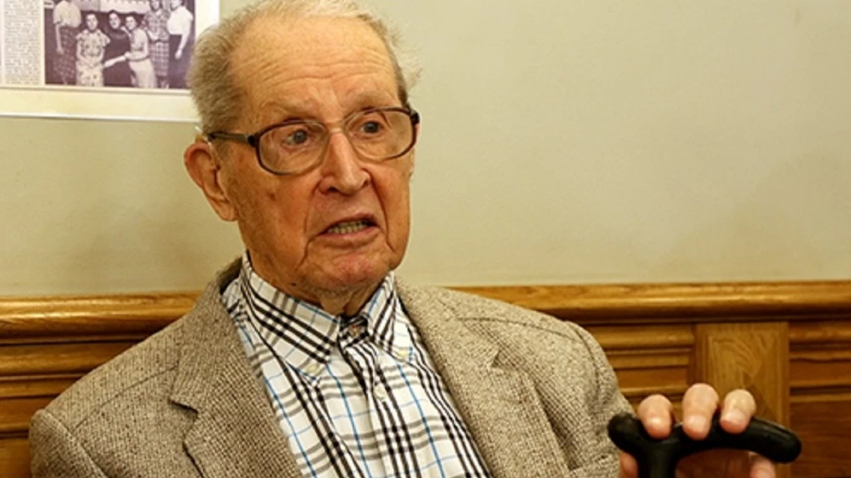 Скончался старейший гроссмейстер мира Юрий Авербах – ему было 100 лет