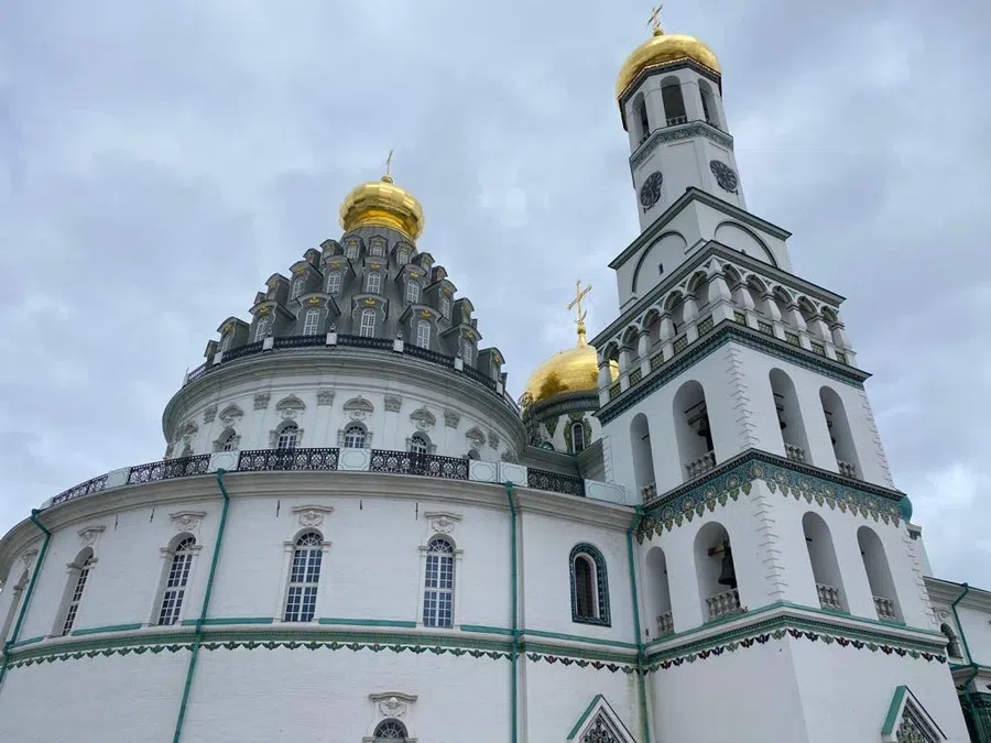Верующим запрещено целовать крест 20 июня на Святую Троицу в храмах Бердска и Новосибирска