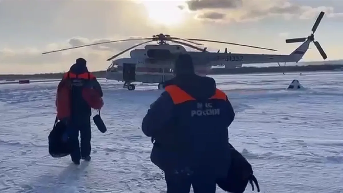 В Сахалинской области разбился вертолет Robinson. Два человека погибли