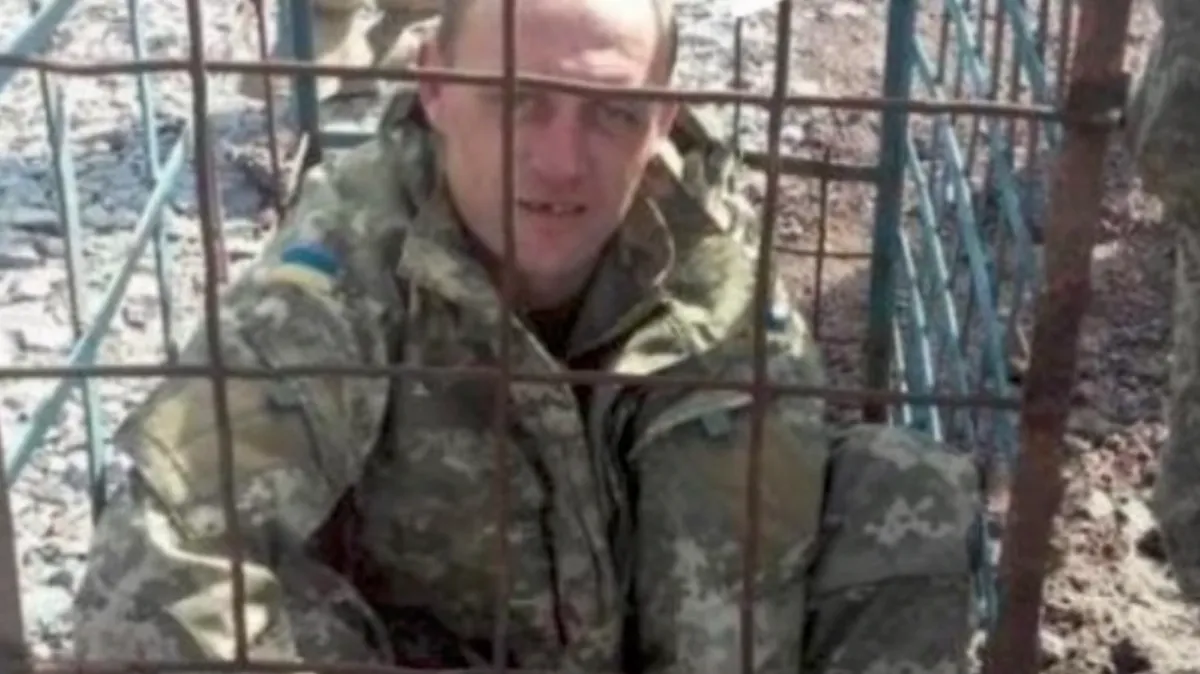 Бойцы ЧВК «Вагнер» рассказали, что украинских военных за провинности сажают в клетку на поле боя