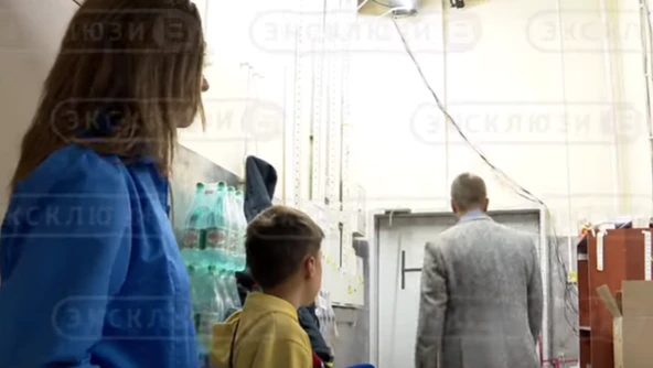 9-летний сибиряк показал на видео, как его «насильно» закрыли в холодильнике супермаркета «Мария-ра» в Новосибирске из-за замечания о просрочке