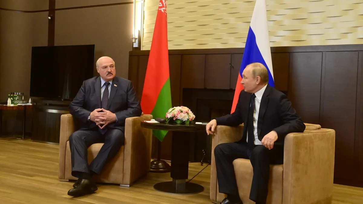 Лукашенко предостерег украинцев от ударов: «Если они ударят по Мозырю, то мы ударим по Киеву»