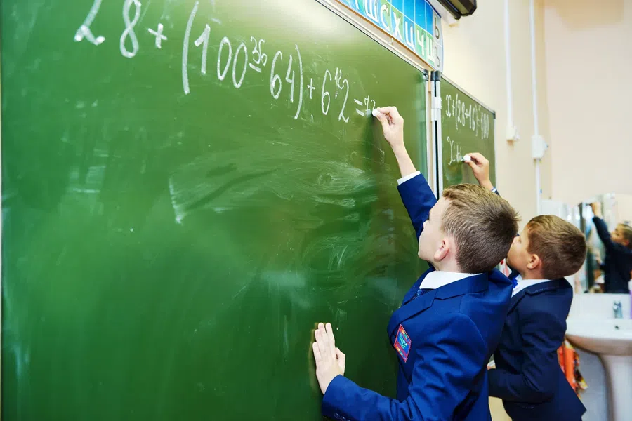 Карантин по коронавирусу отменили во всех школах России: В Новосибирской области дистант остается до 13 февраля