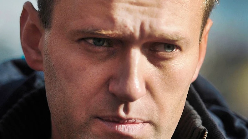 Навального* приговорили к девяти годам колонии строгого режима
