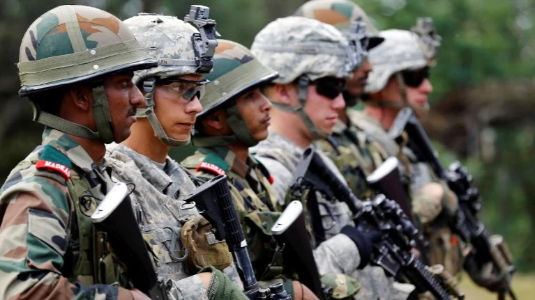 США проведут массовые военных учениях вблизи спорной границы Индии с Китаем