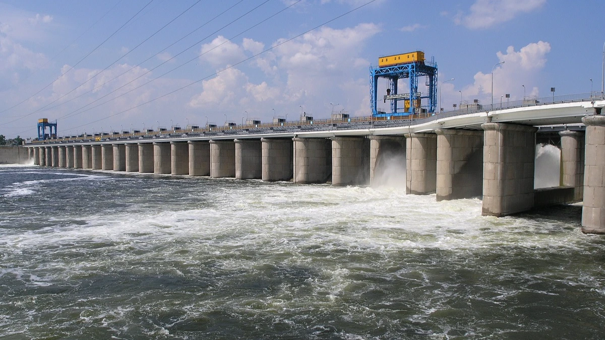 В Каховского водохранилище Херсонской области начали сбрасывать воду – это меры предосторожности в случае повторных попыток ВСУ разрушить гидроузел