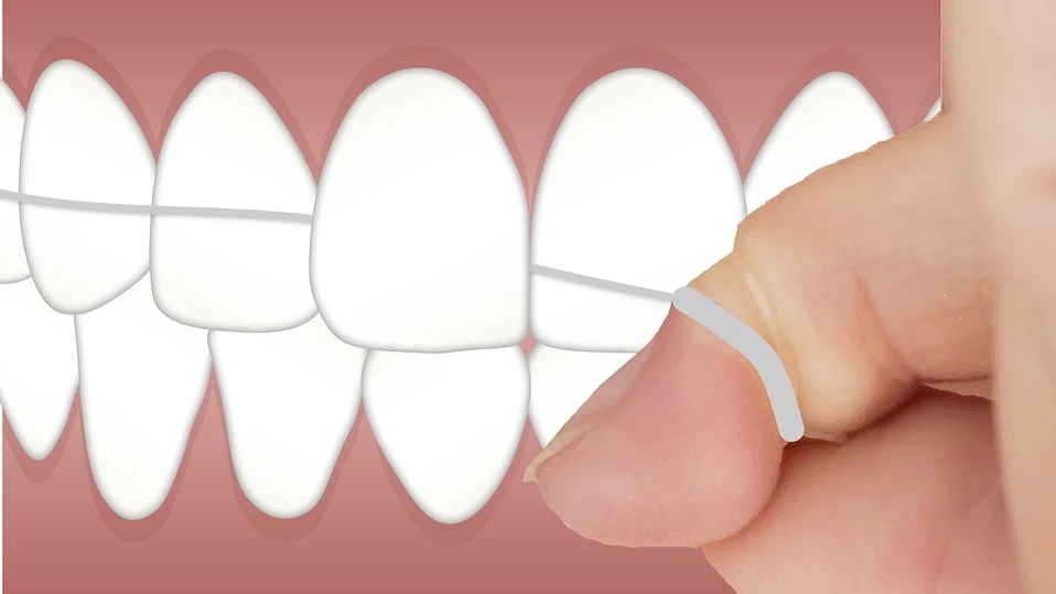  В Великобритании стоматологический кризис: британцы сам себе дергает зубы плоскогубцами и создают свои зубы из смолы и суперклея