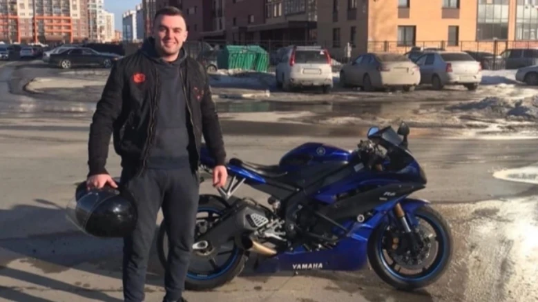 В Новосибирске 29-летний мотоциклист Алексей Ермакович умер после 2,5 недель пребывания в коме. Байкера сбила женщина за рулем Toyota в Заельцовском районе