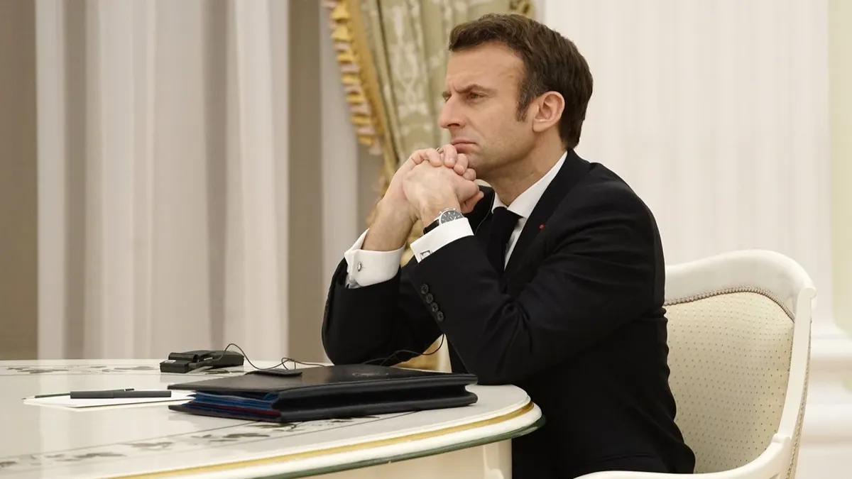 Эммануэль Макрон официально вступает в должность президента Франции