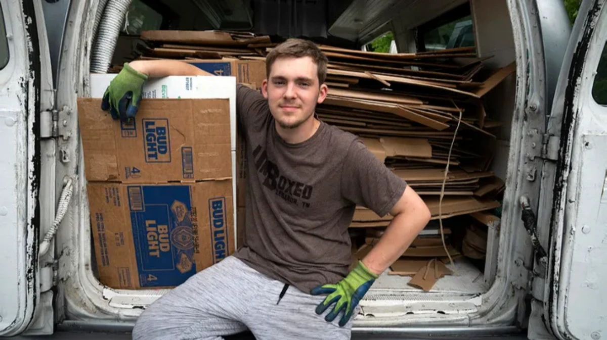 Молодой человек с аутизмом запустил успешный бизнес по переработке отходов