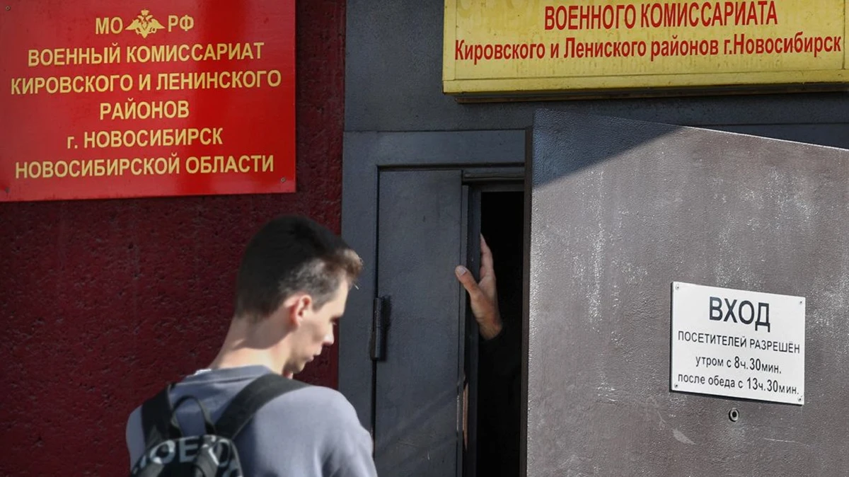 В Сыктывкаре 20-летний призывник вскрыл себе вены в военкомате 