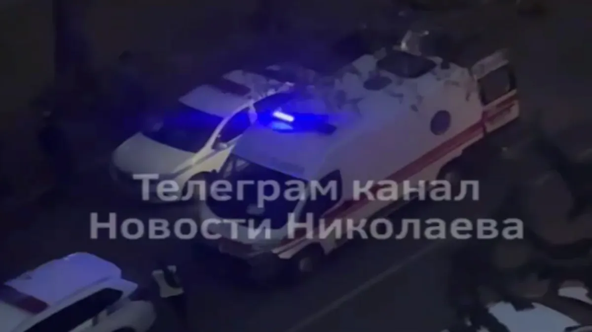 В украинском Николаеве мужчина в камуфляже бросил в людей гранату, потому что ему не дали денег - видео