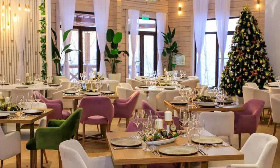 В Бердске Дом ресторан «Времена года» начал принимать бронирование столов на корпоративы Нового года-2022
