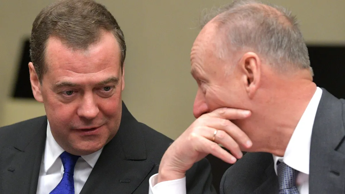 «Украинские нацисты будут лично вести расправу и отделять агнцев от козлищ» Медведев предупредил Европу, что Киев скоро дойдет до расправы над ними