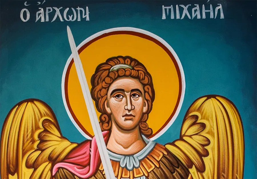 Меч архангела Михаила символизирует защиту людского рода. Фото: Pxfuel.com