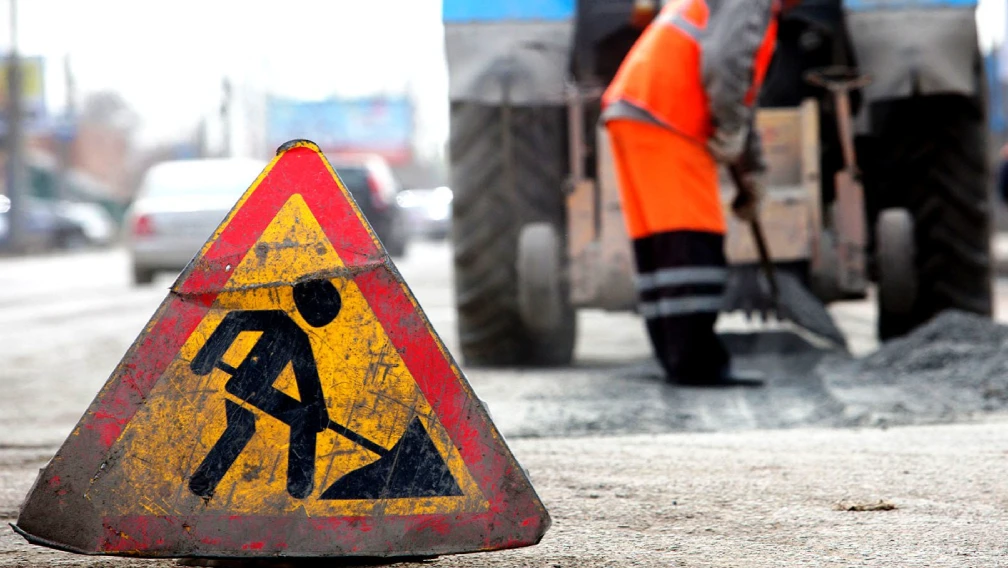 По решению Губернатора Правительство региона направит дополнительно 235 млн рублей на ремонт дорог Новосибирска