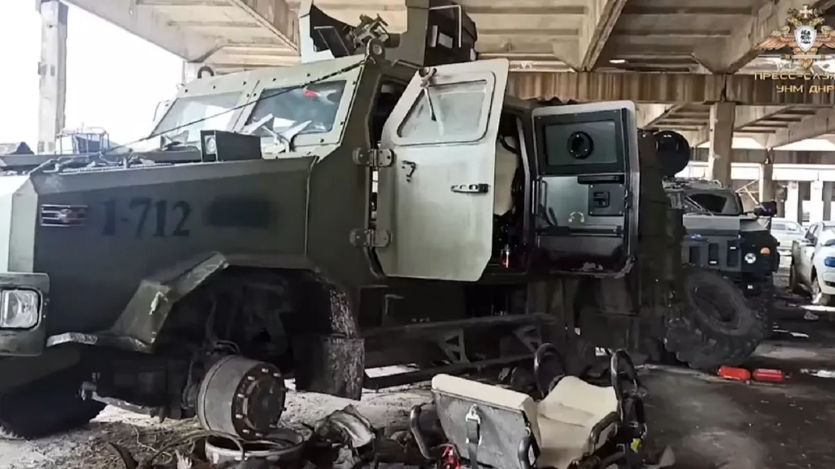 Огромный склад военной техники и боеприпасов НАТО обнаружили в промзоне Мариуполя. Есть даже ботинки женщин-снайперов ВСУ