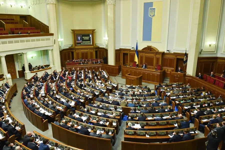 На Украине хотят ввести чрезвычайное положение - на всей территории, кроме Донецкой и Луганской областей
