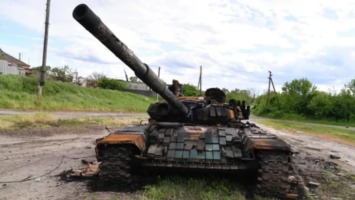 На Украине националисты заварили в танке 18-летних парней, чтобы они не сбежали