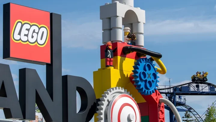 В Германии в парке  Legoland на американских горках врезались два поезда. Пострадали 34 человека 
