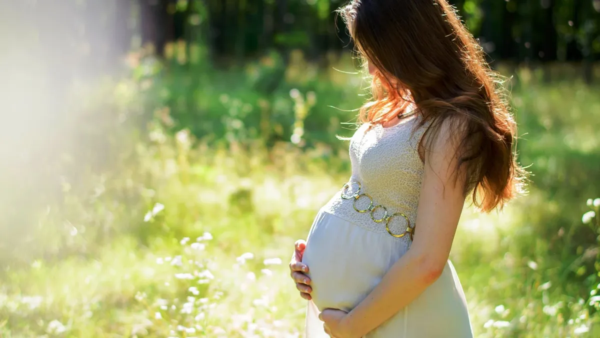Пять неожиданных побочных эффектов беременности: кровоточат десны, боли в животе, насморк, симфизит и выделение слюны 