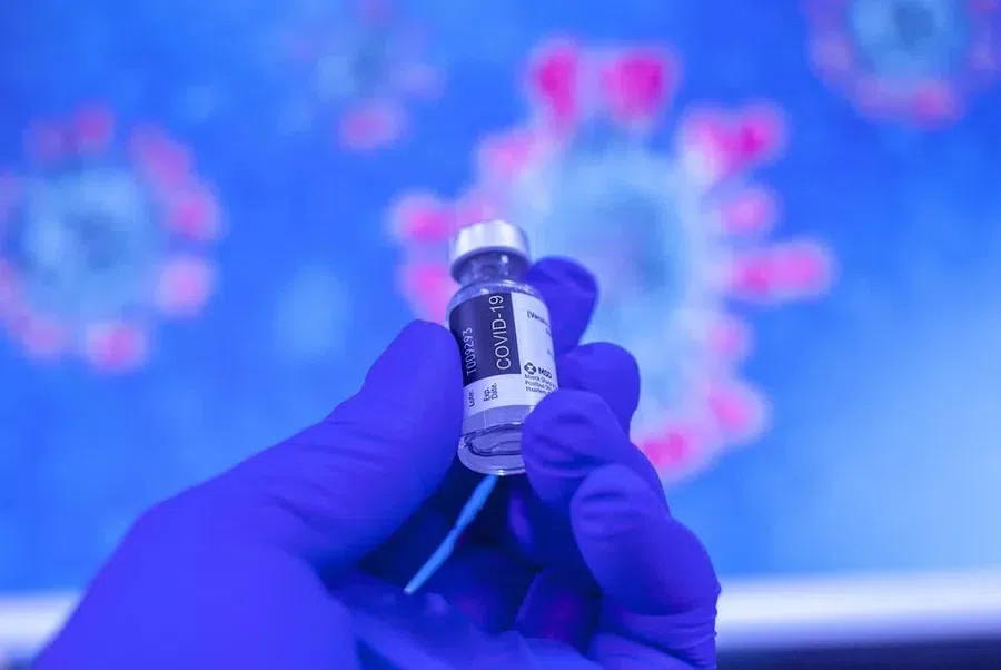 Вакцина Pfizer защищает от новых штаммов коронавируса ранее переболевших людей