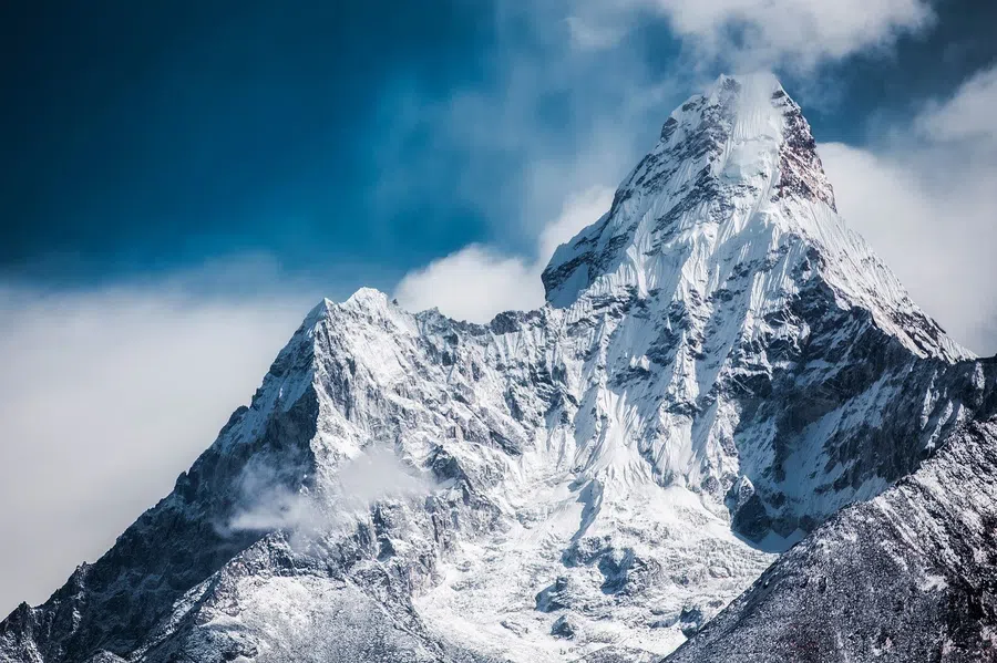 Ученые нашли гору в Альпах, которая двигается раз в две секунды