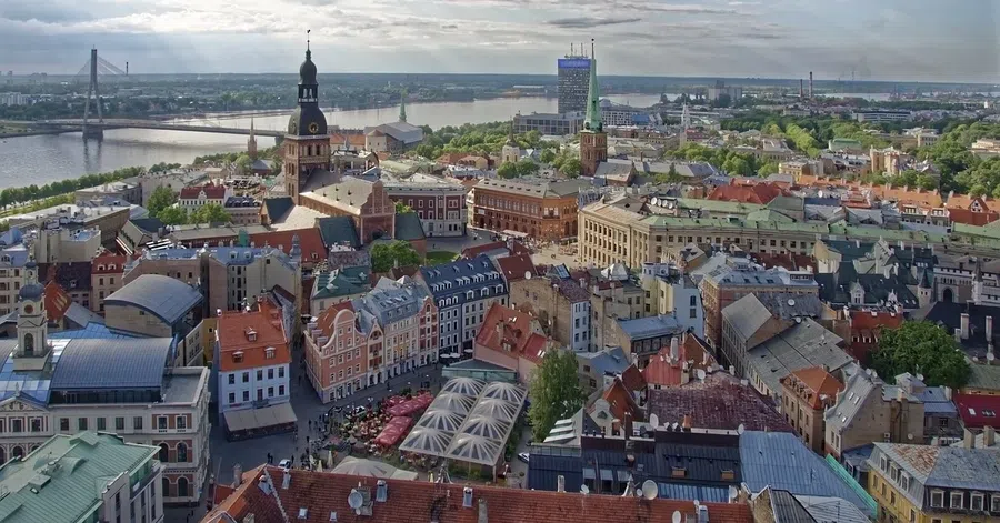 Латвия с 1 марта откроет границы для российских туристов с отрицательным ПЦР-тестом