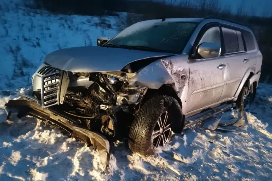 На трассе под Новосибирском погибла 31-летняя мать троих детей в ДТП с Toyota Mark II и Mitsubishi Pajero