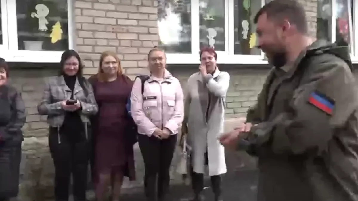 Денис Пушилин с жителями ДНР. Фото: страница Пушилина в вк