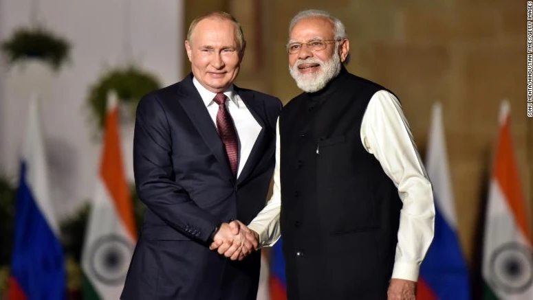 Президент России Владимир Путин встречается с премьер-министром Индии Нарендрой Моди в Хайдарабадском доме в Нью-Дели, 6 декабря 2021 года. Фото: CNN