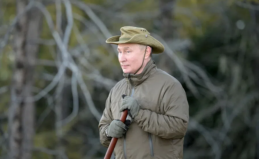 Кремль опубликовал фотографии с отдыха Путина в сибирской тайге. Смотрите фото и видео