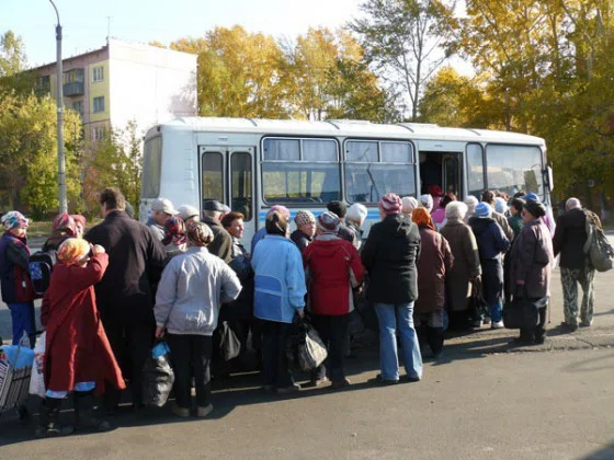 Автобус — самый популярный вид передвижения на дачи в Бердске