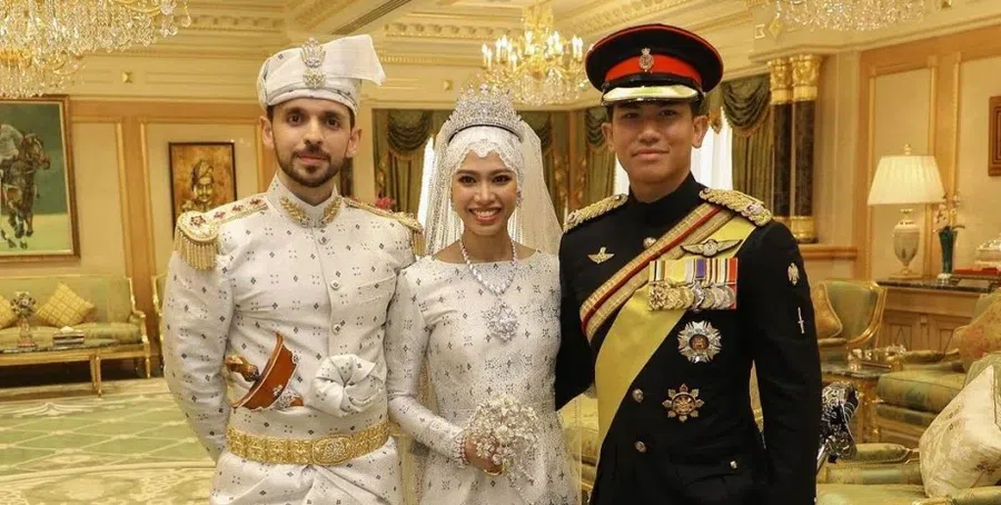 Бриллиантовые туфли и золотой букет: Султан Брунея выдал замуж еще одну дочь
