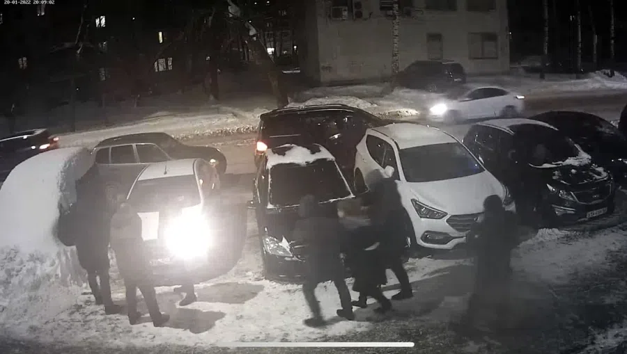 Чеченские силовики босиком по снегу вели супругу судьи Янгулбаева во время задержания в Нижнем Новгороде