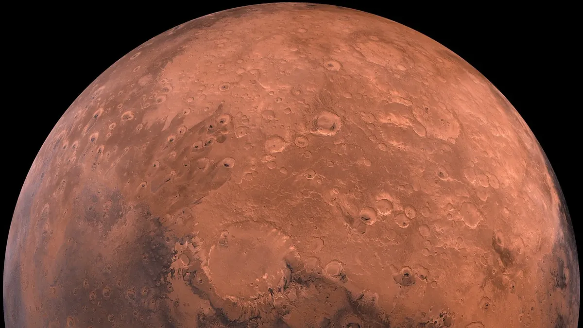 Официальные ломки продолжаются: месяц поглощен ретроградным Марсом – прогноз астролога Михаила Левина на декабрь 2022 года 
