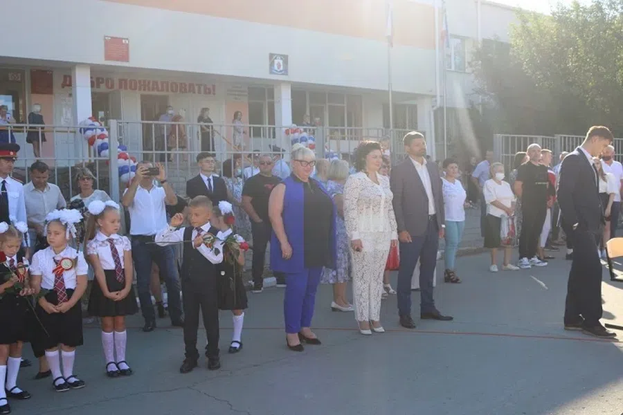 Прозрачным костюмом на линейке 1 сентября шокировала министр культуры Крыма